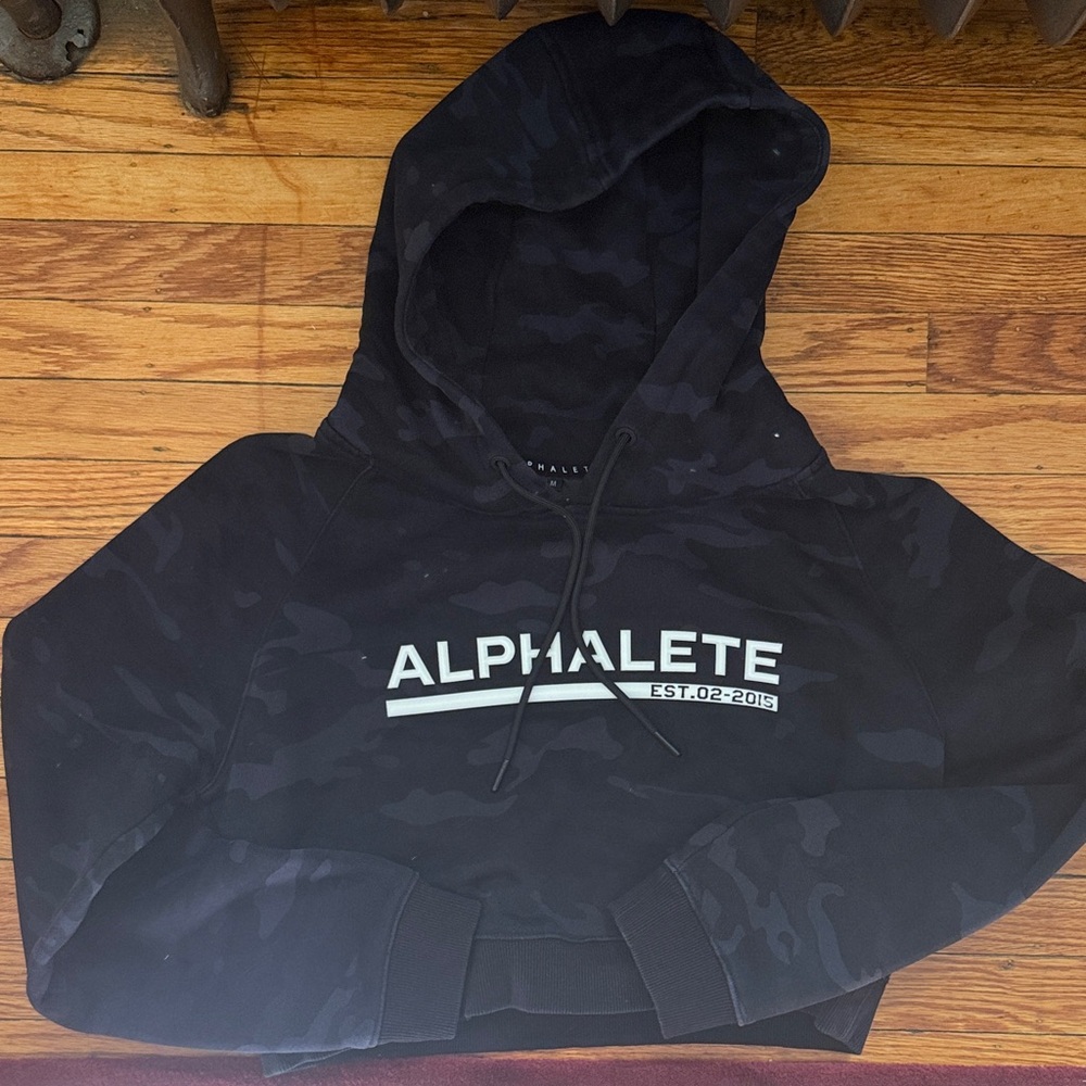 Alphalete Cropped Camo Hoodie